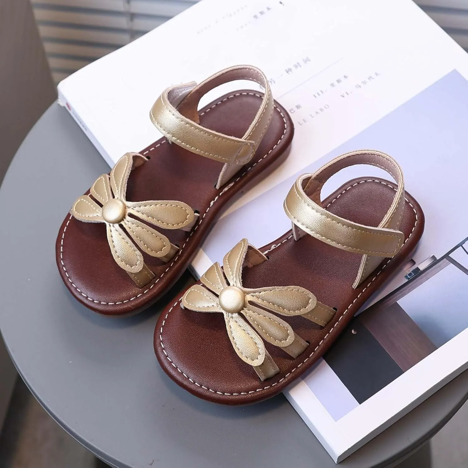 2025 Girls Casual Sandals Fashion Outdoor Sport Walking Footwear with Ankle Strap Summer Slip-On Beach Vacation Slides Comfortable Cute Kids Open Toe Slippers Breathable Dressy Party Dance Shoes