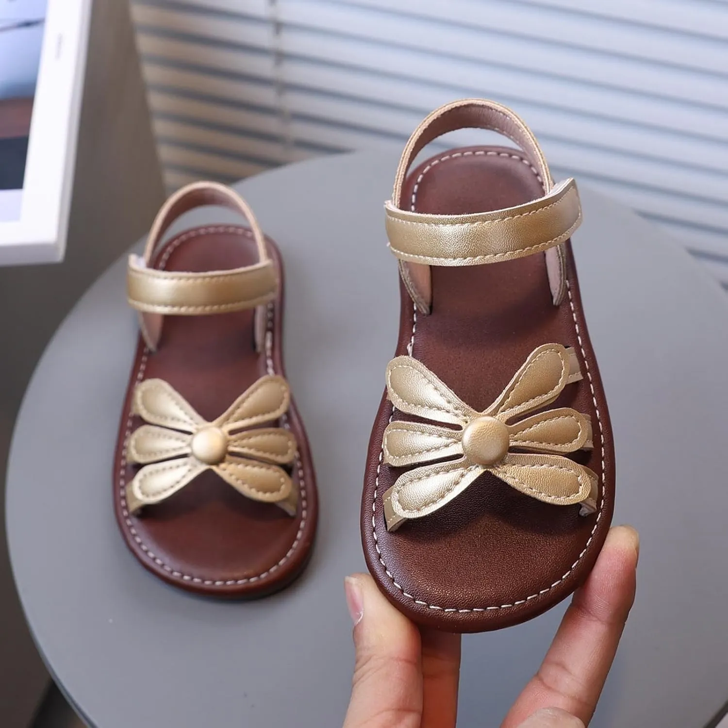2025 Girls Casual Sandals Fashion Outdoor Sport Walking Footwear with Ankle Strap Summer Slip-On Beach Vacation Slides Comfortable Cute Kids Open Toe Slippers Breathable Dressy Party Dance Shoes