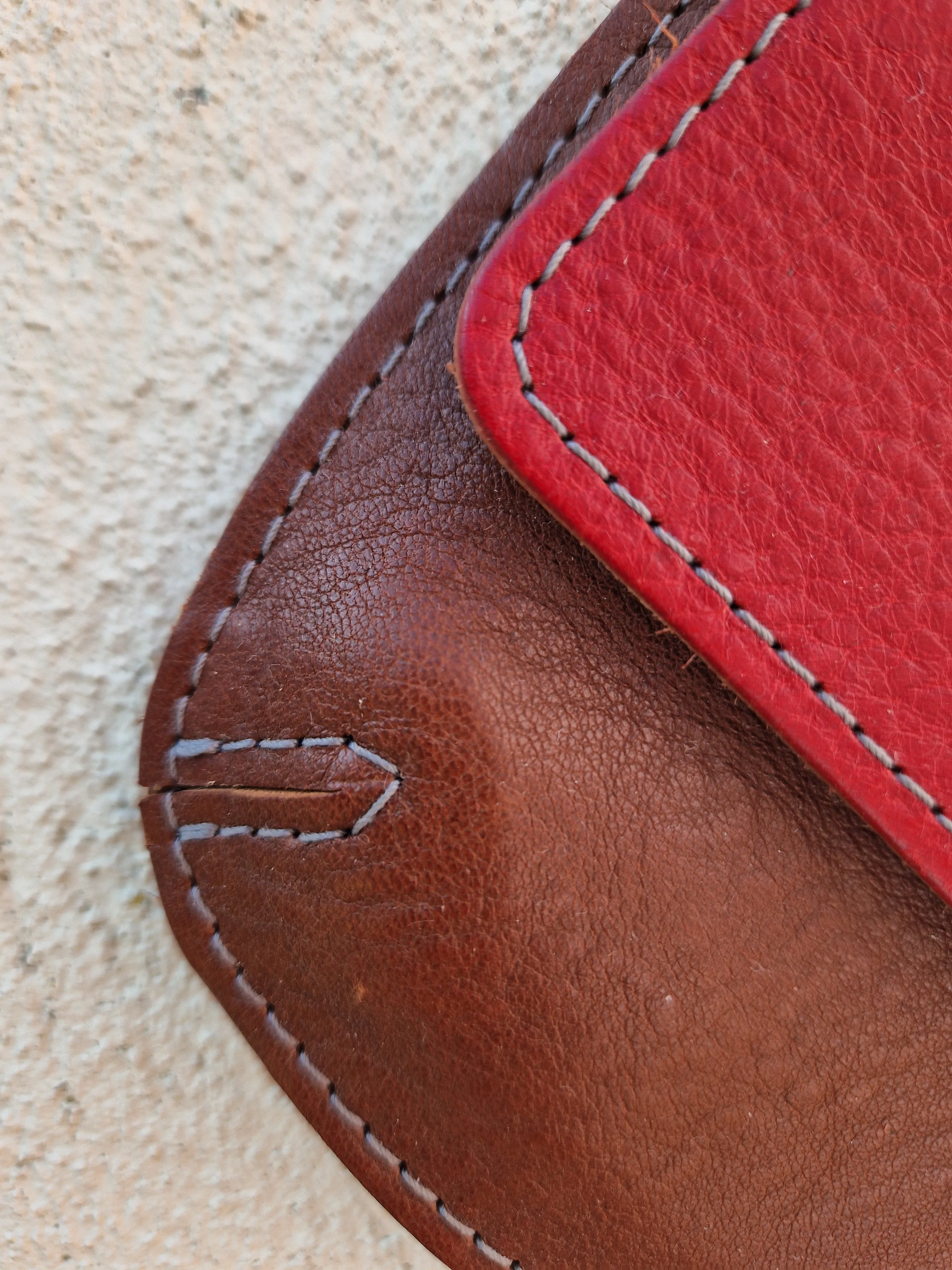 MONEY RECEPTACLE in Chestnut with Scarlet