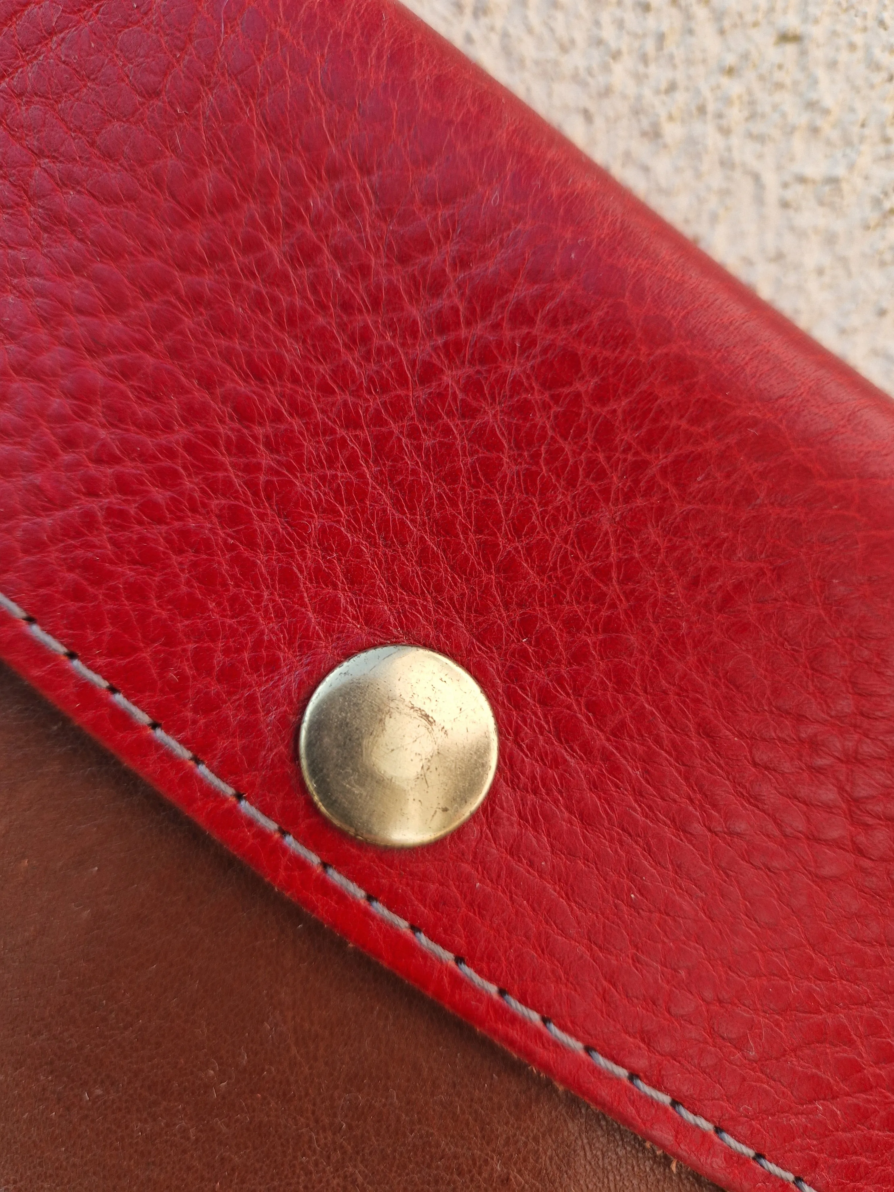 MONEY RECEPTACLE in Chestnut with Scarlet