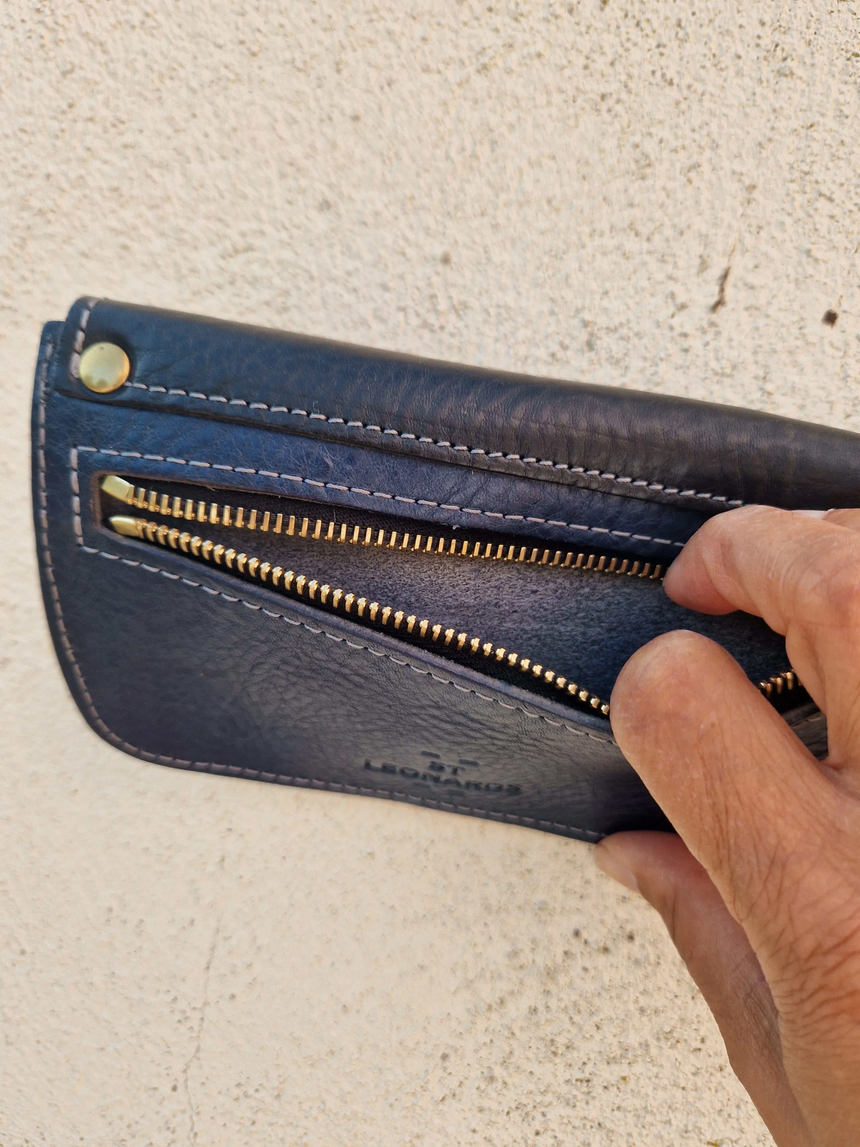 MONEY RECEPTACLE in Cinder black with Blue