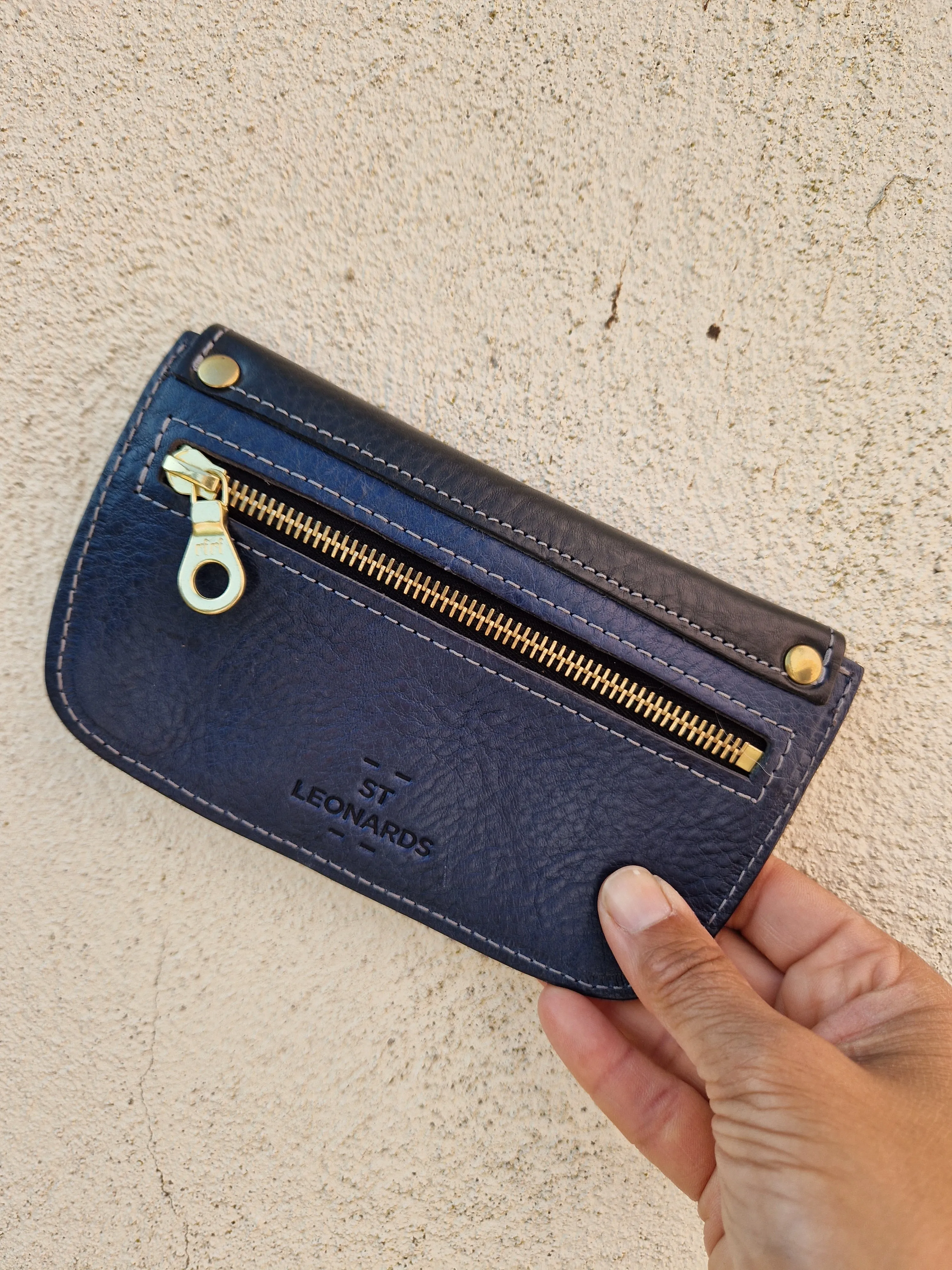 MONEY RECEPTACLE in Cinder black with Blue