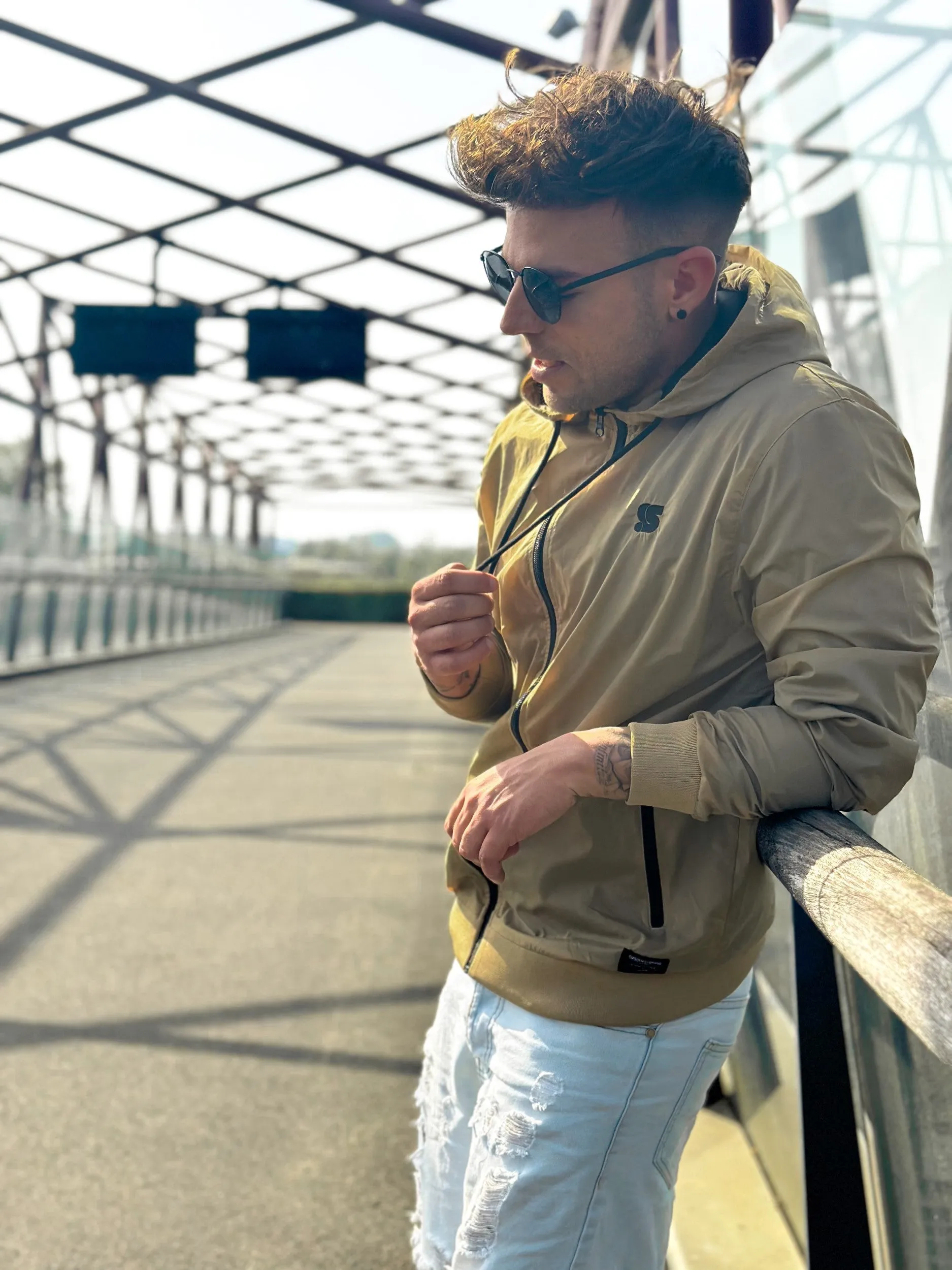 Sand Windbreaker / S Logo Black Embroidered Men