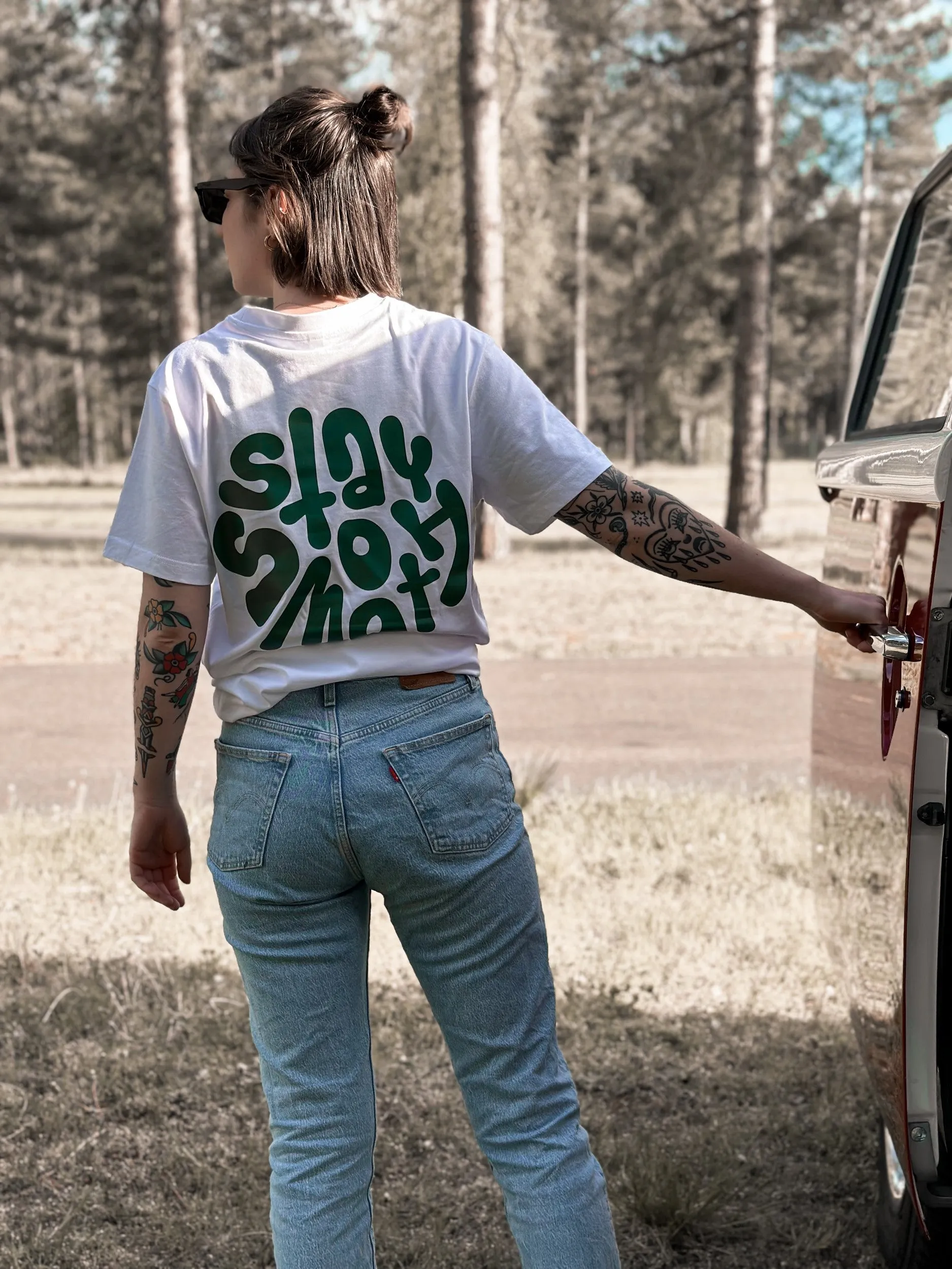 White T / Stay Smooth Green Front Back Women