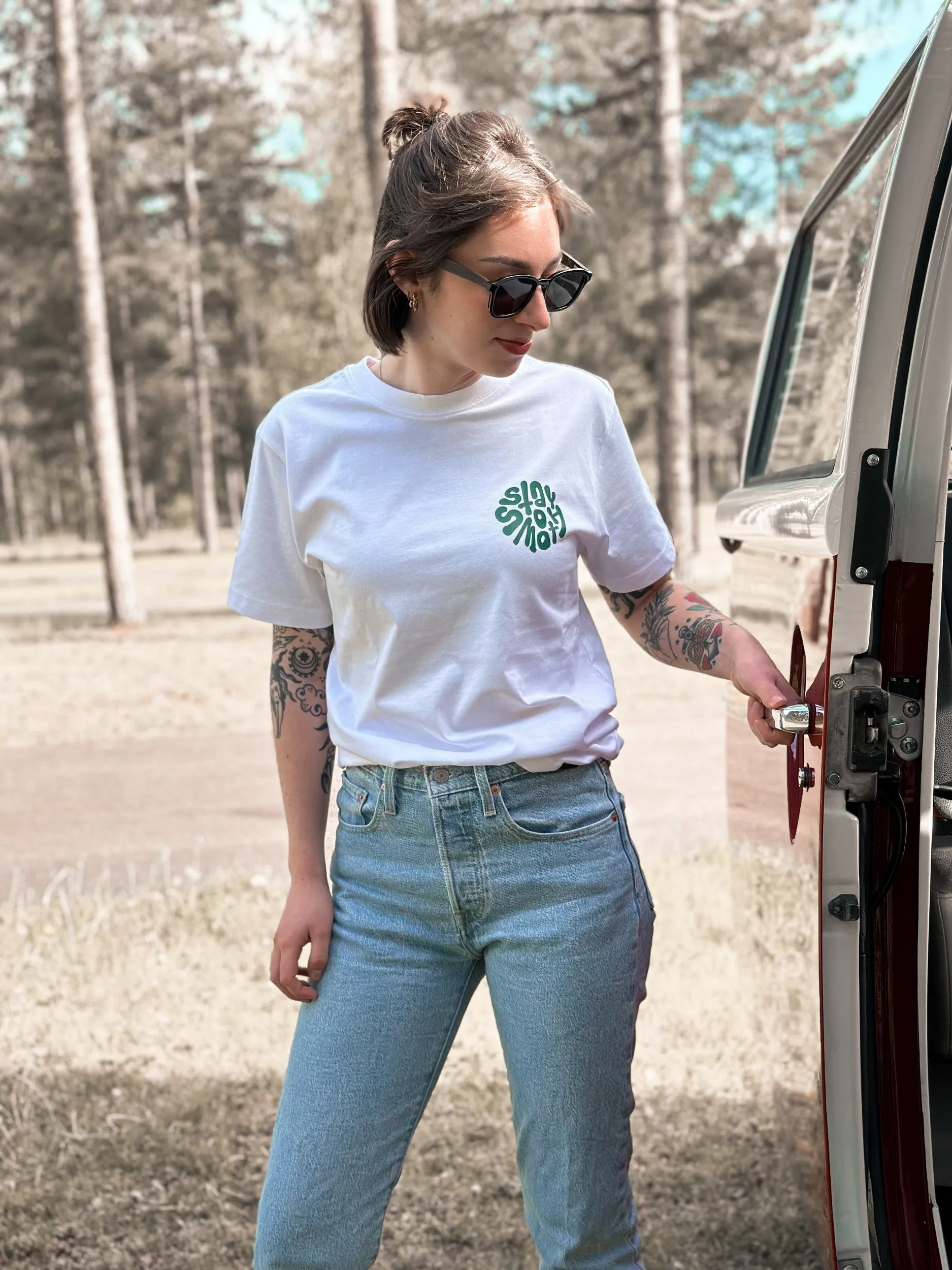 White T / Stay Smooth Green Front Back Women